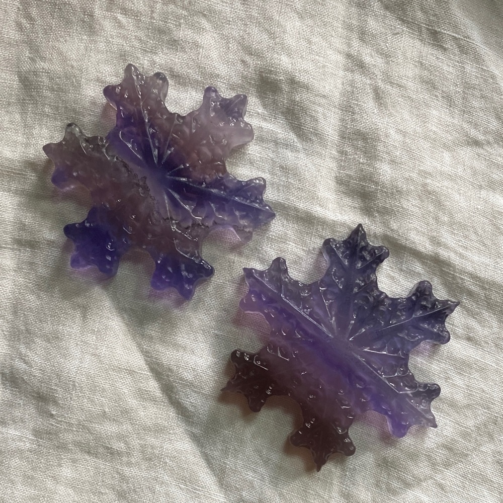 Crystal fluorite snowflake carving (1)